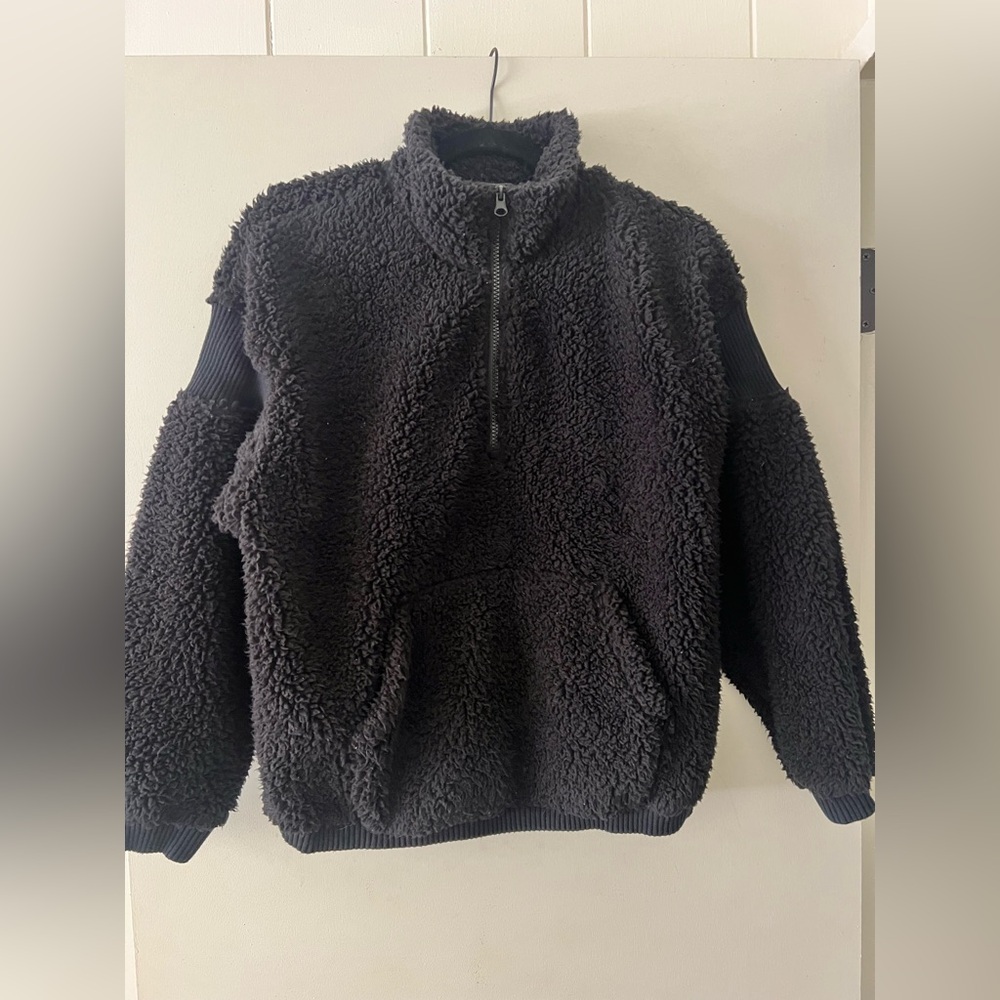 Joy Lab Women’s Black Fleece Sweater- size oversized Small